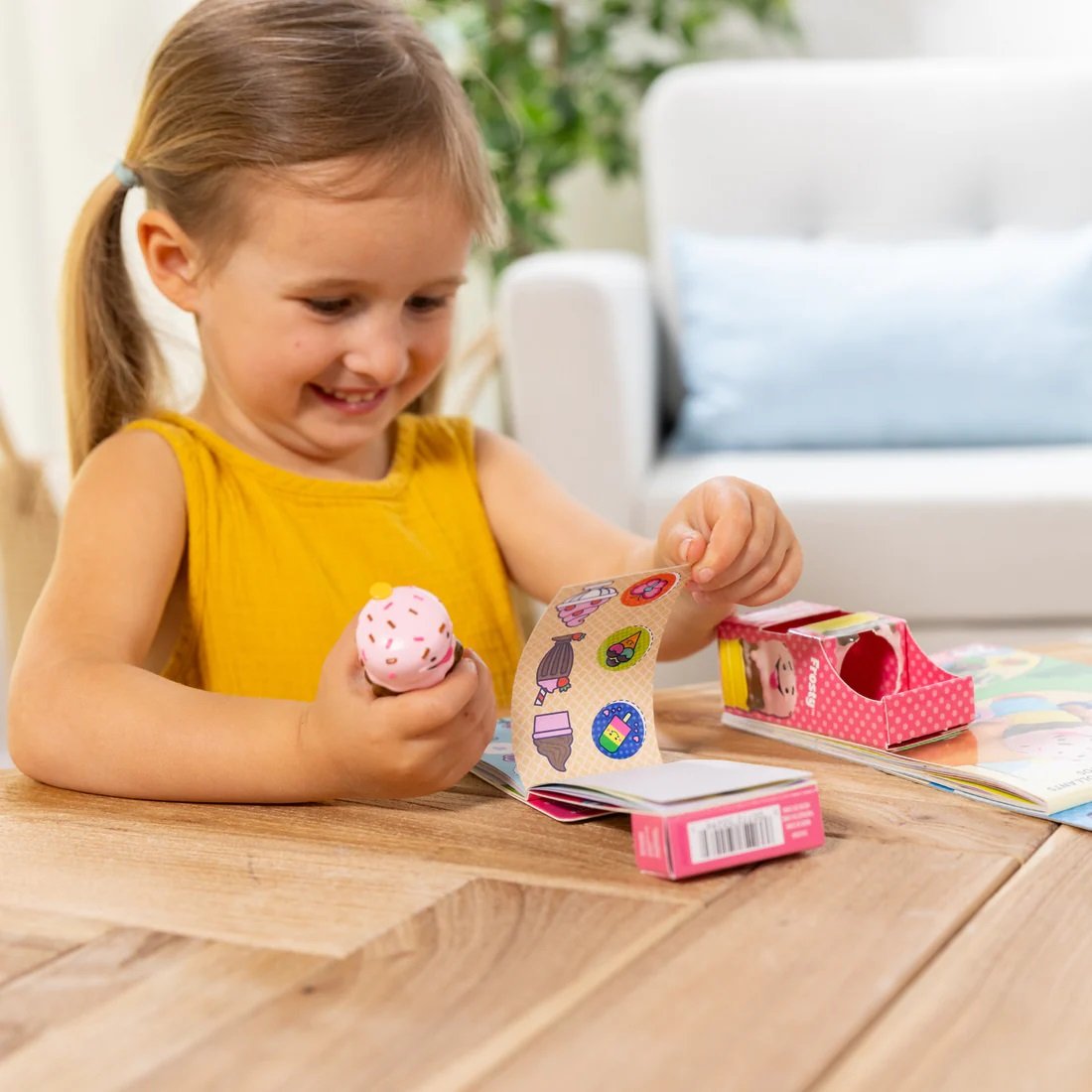 Sticker WOW! Mini Activity Pad & Refill Stickers Favorite Things - Image 3